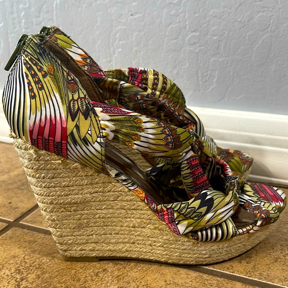 Carlos by Carlos Santana tropical high wedge Size 9.5 olive green hot pink